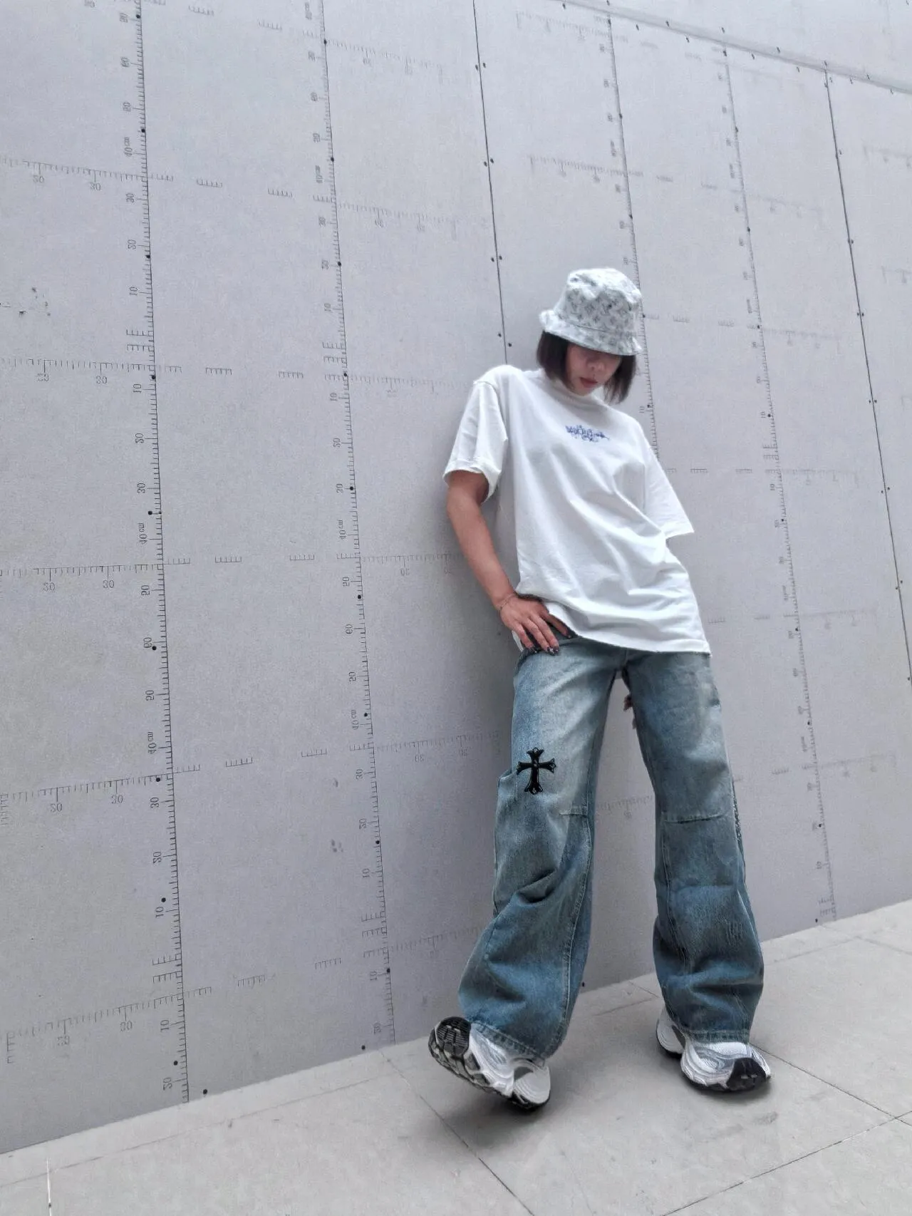 BALENCIAGA BLCG SKETCHY T